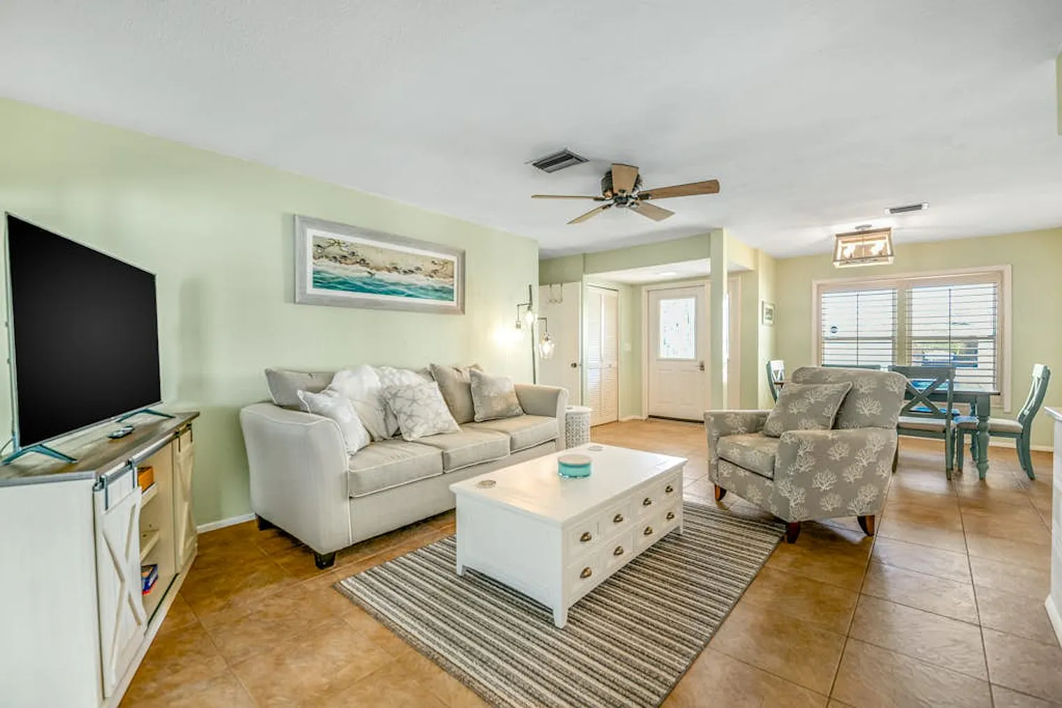 3 bed, 2.0 bath, 1593 sqft, $4,845 — Photo 2