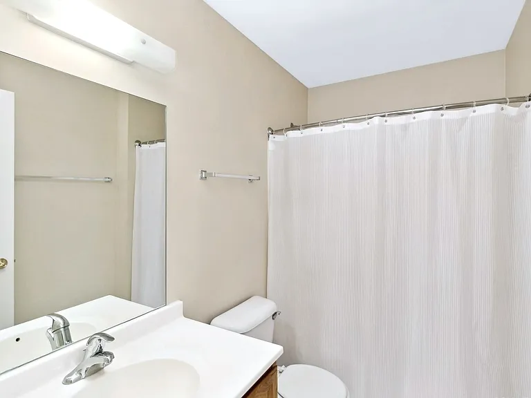Bathroom with Tub/Shower