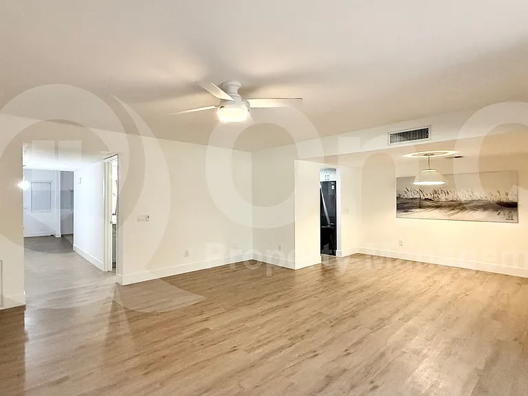 7618 N 19th Dr — Photo 11