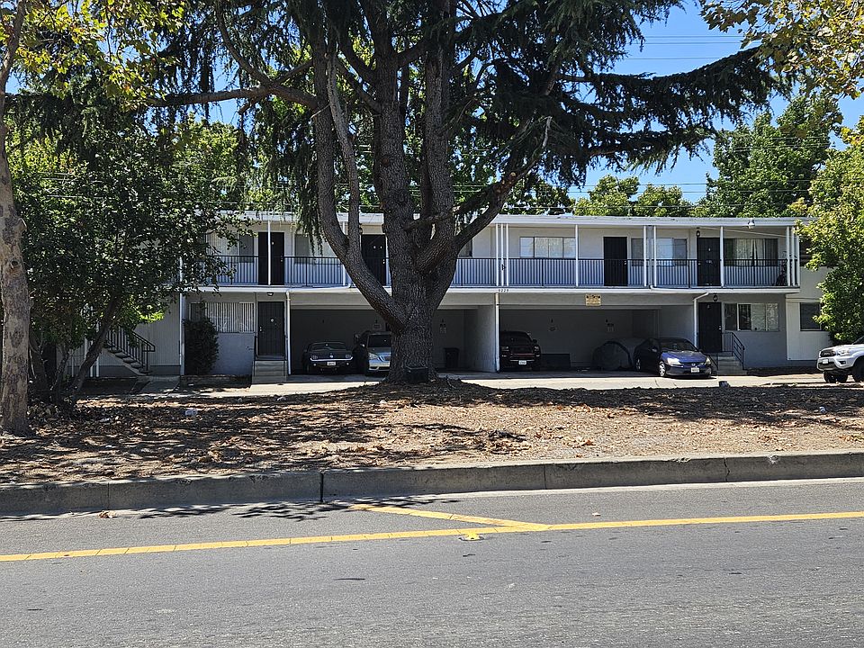 1st image of 9225 Bancroft Ave #1