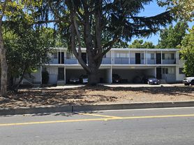 9225 Bancroft Ave, Oakland, CA