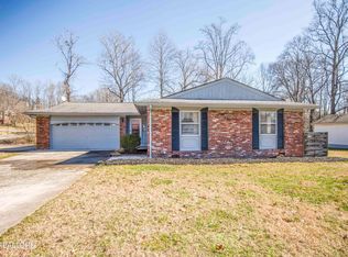 100 Duncan Dr, Oliver Springs, TN 37840