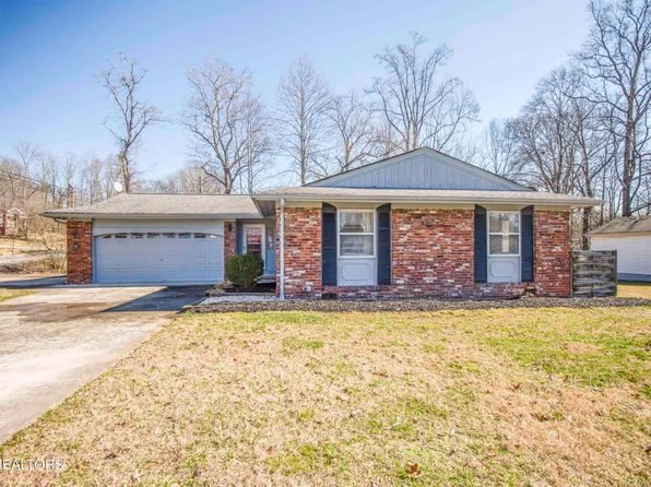 100 Duncan Dr, Oliver Springs, TN 37840
