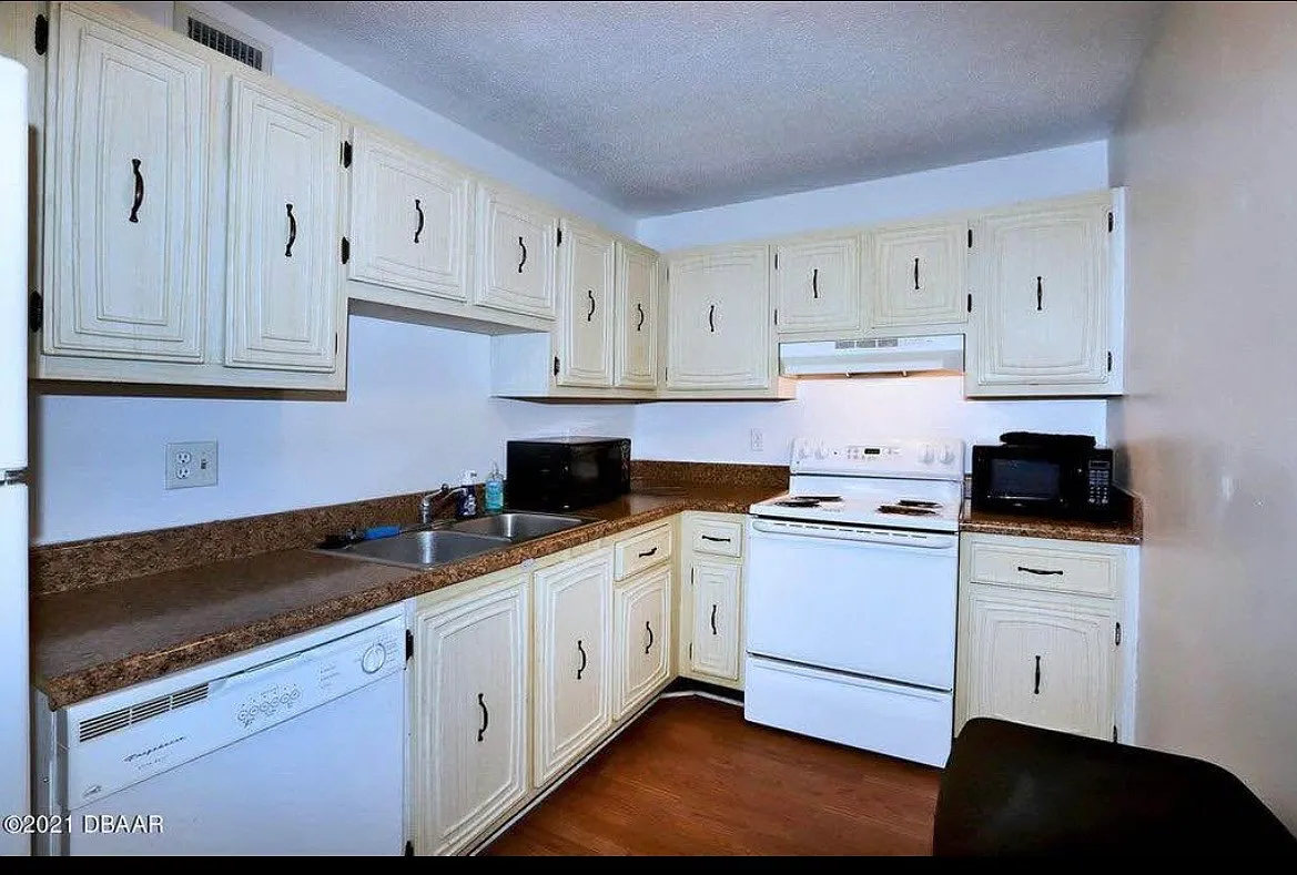 1 bed, 710 sqft, $1,400 — Photo 3