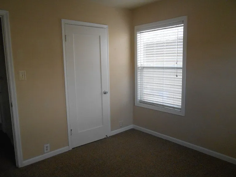 1051 Teller Ave — Photo 12
