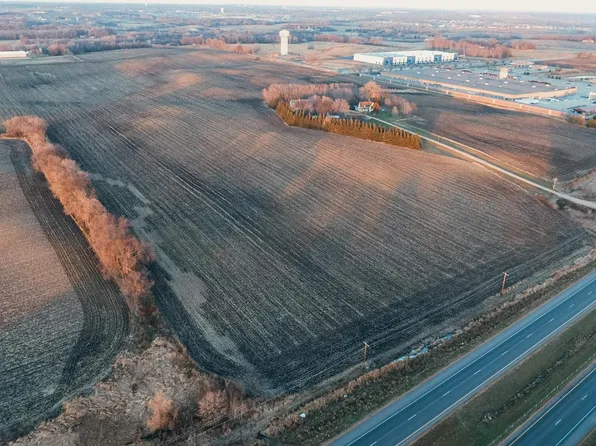 212 Xxx Hwy, Carver, MN 55315