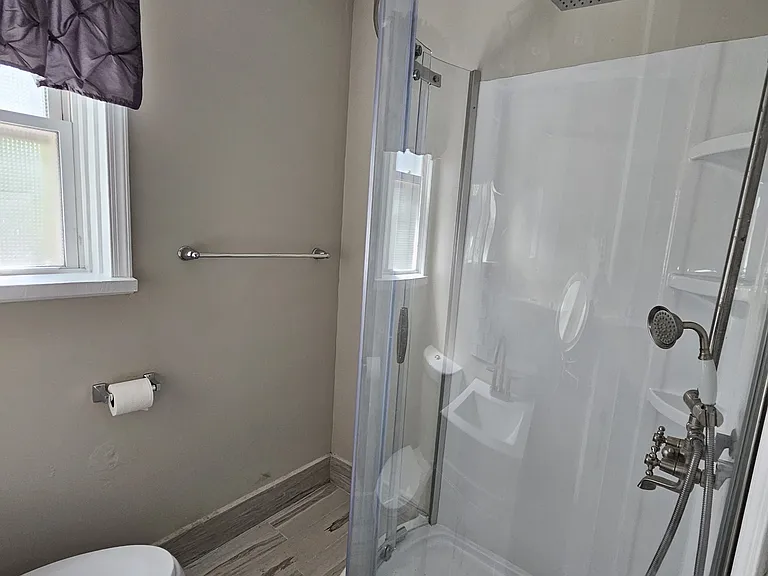 298 Diamond St — Photo 10