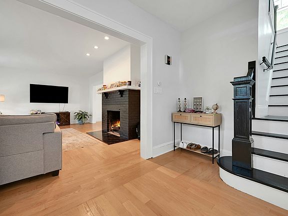 4th image of 47 George St