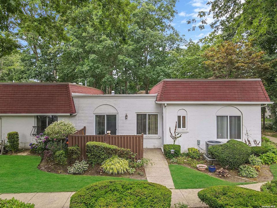 1st image of 398 Clubhouse Ct #398