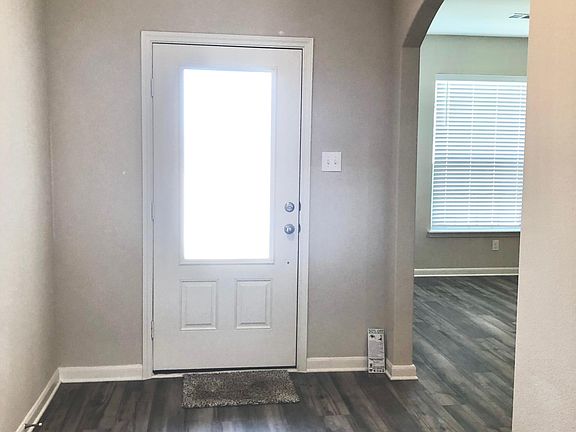 3rd image of 1909 Dahlia Way