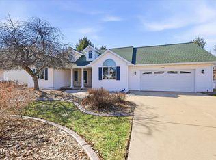 2336 Hopf Ln, De Pere, WI 54115