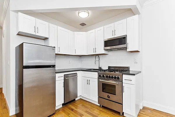 Rented by REAL New York | media 22