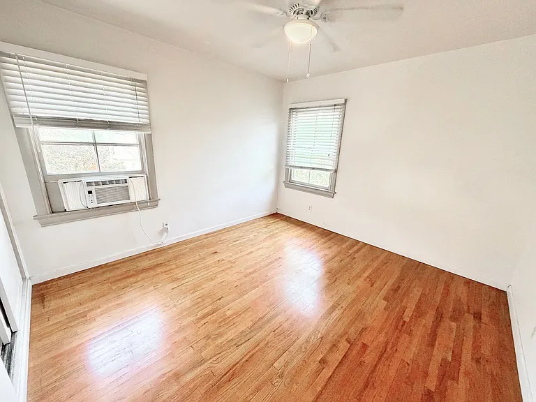6100 Glen Alder St — Photo 40