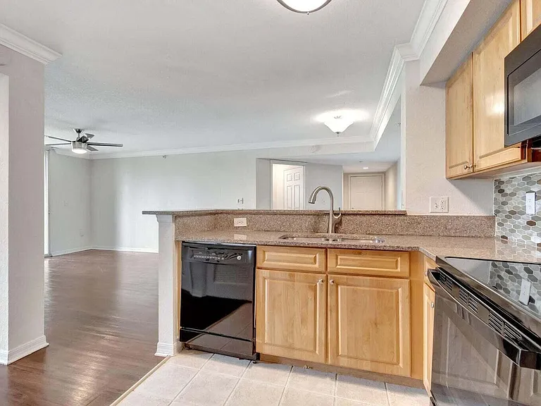 15155 Michelangelo Blvd #106 — Photo 5