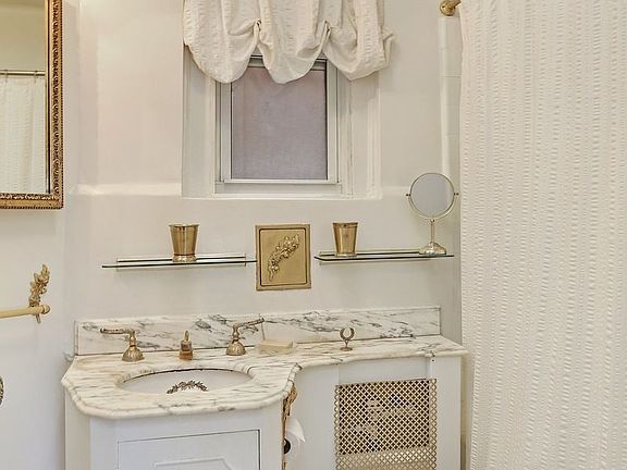 4th image of 320 E 57th St APT 8-D