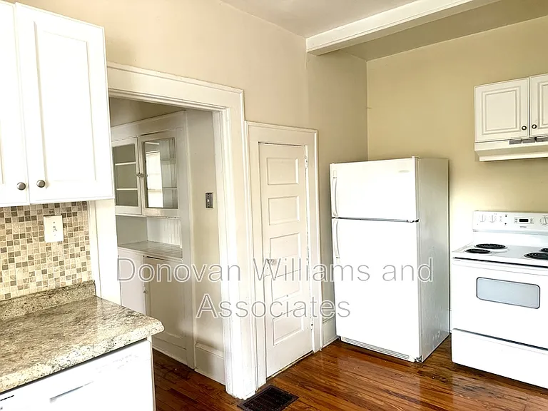 1529 Thomas Ave #B — Photo 8