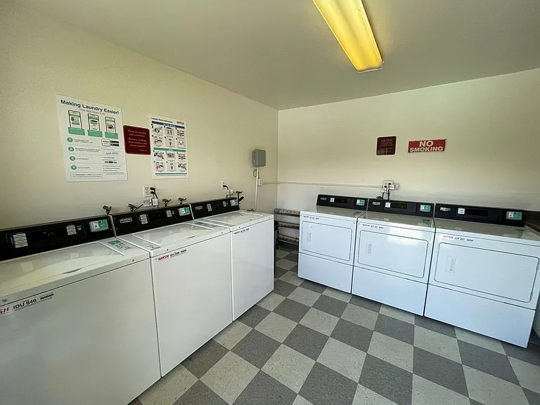 Casa Madrid Apartments — Photo 22