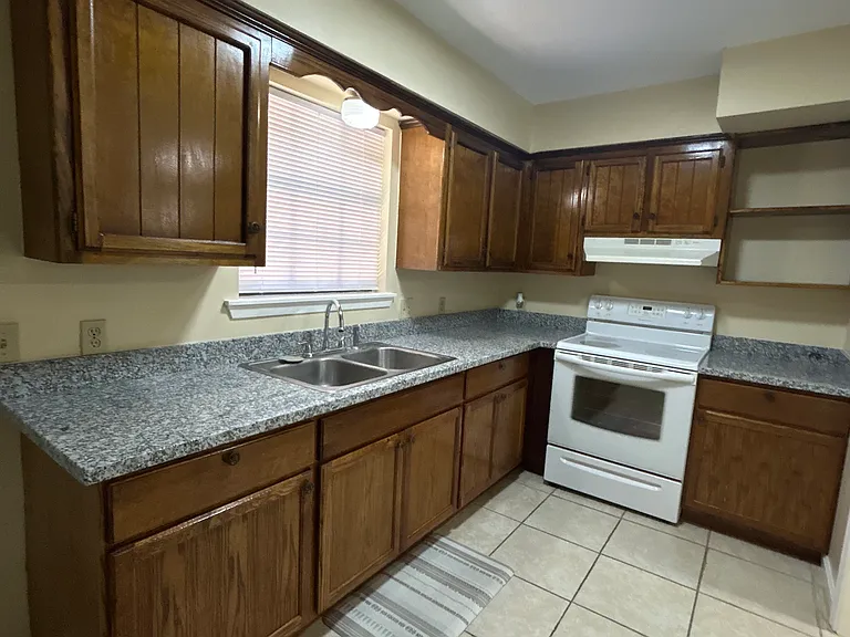 558 S Flannery Rd #B — Photo 5
