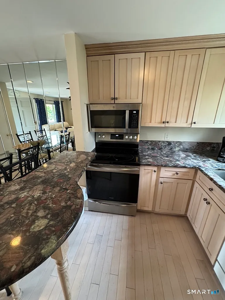 1 bed, 1.5 bath, 800 sqft, $2,695 — Photo 4