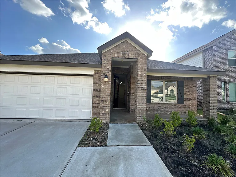 5111 Winslow Grove Dr — Photo 1