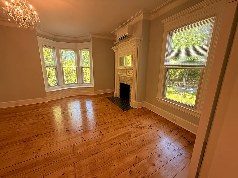 143 Main St #6 — Photo 11