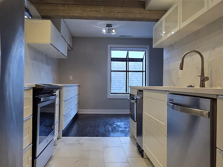 4620 S Woodduck Ln — Photo 3