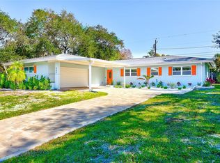 665 Crescent Dr, Largo, FL 33770