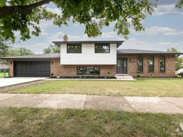 15601 Latrobe Ave, Oak Forest, IL 60452