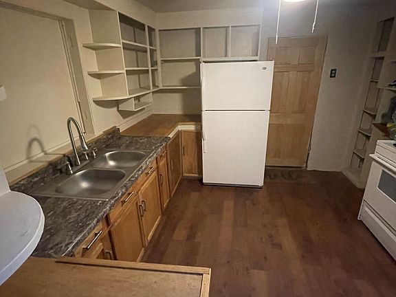 2nd image of 1019 E 1st St