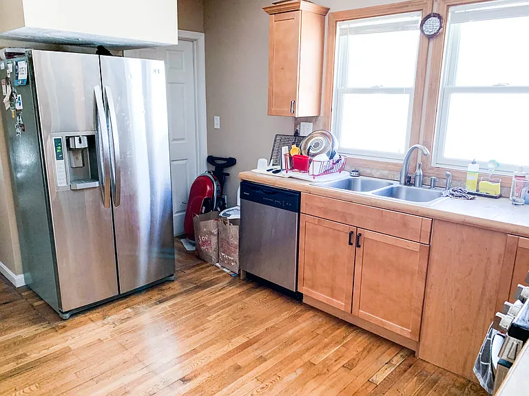 182 Franklin St #2 — Photo 2