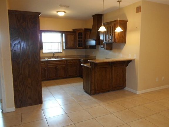 5th image of 3403 Isabella St