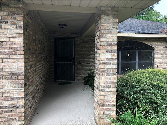 3rd image of 740 Briarwood Ct