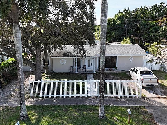 3rd image of 14800 SW 296th St