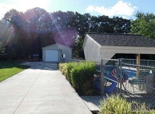 10225 Goff Rd, Temperance, MI 48182