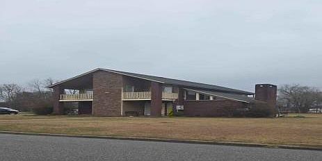 1st image of 7401 Fairway Dr