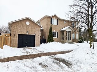 30 Bruce Cres, Barrie, ON L4N8T8