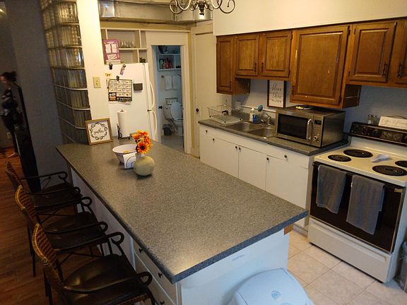 3rd image of 350 1/2 W 5th St
