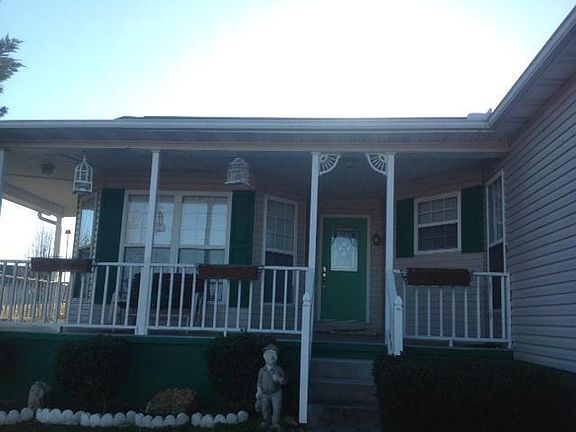 3rd image of 143 Jenny Dr