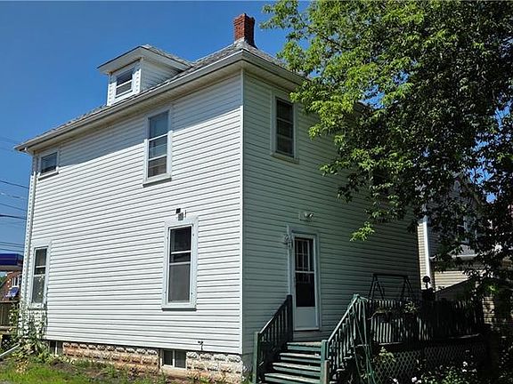 3rd image of 5 Maple St