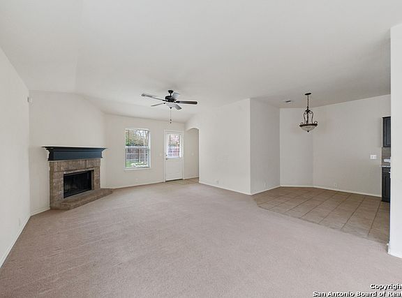 4th image of 4007 Canyon Pkwy