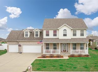 11 Creekside Dr, Trenton, IL 62293