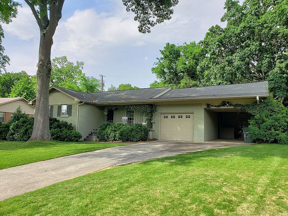 2nd image of 1303 Cleermont Dr SE