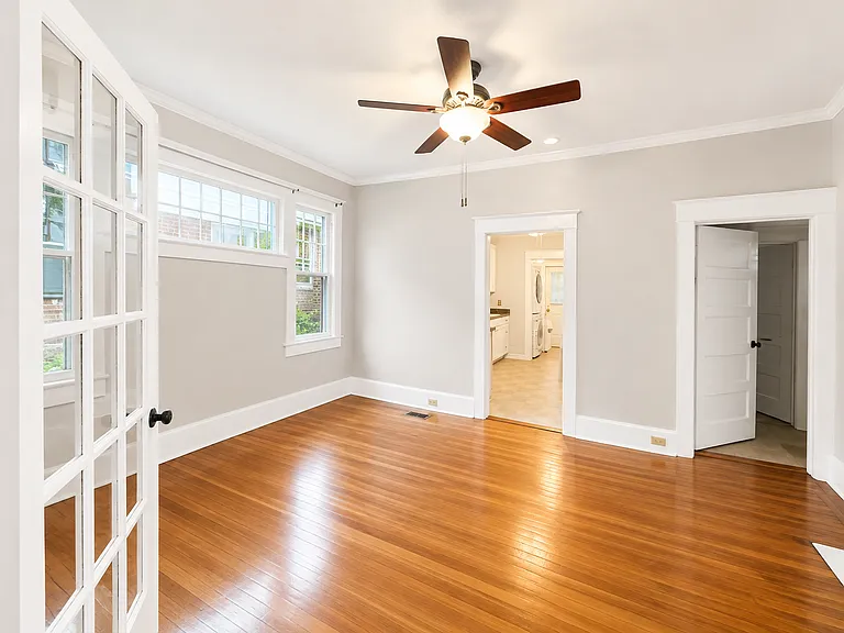 2124 Marion St — Photo 3