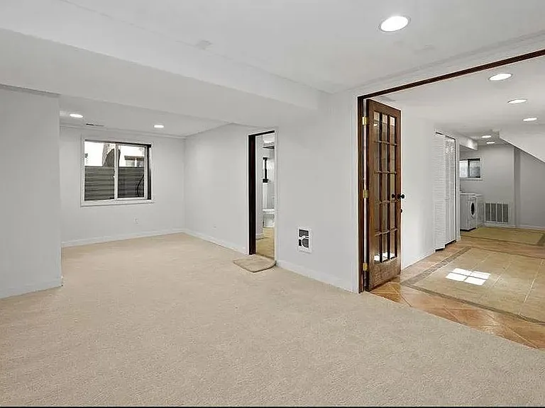 1521 E Platte Ave — Photo 12