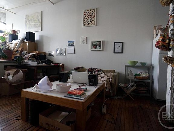 3rd image of 1085 Willoughby Ave #2nd