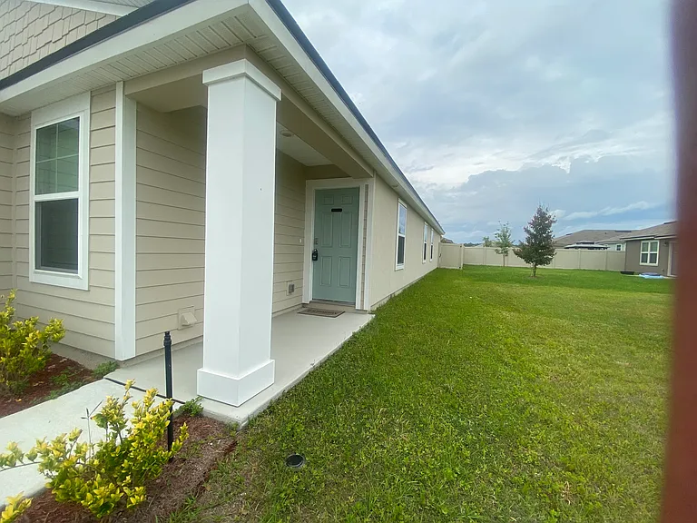4270 Quaking St — Photo 3