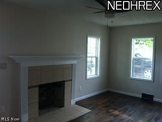 3rd image of 683 Devonshire Ave