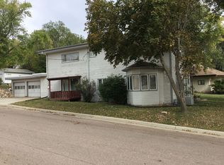 718 W 8th St, Yankton, SD 57078