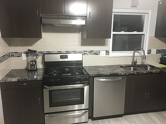 2nd image of 1635 Evinrude Ave
