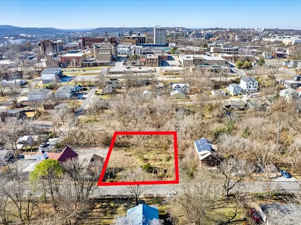 11 N Willow Ave #37, Fayetteville, AR 72701